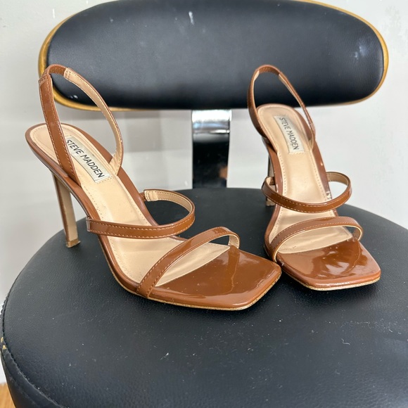 Brown patent leather Steve Madden heels, size 7 1/2 in pre loved condition - Picture 6 of 7